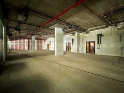 Middle Road (D7), Retail #570505241